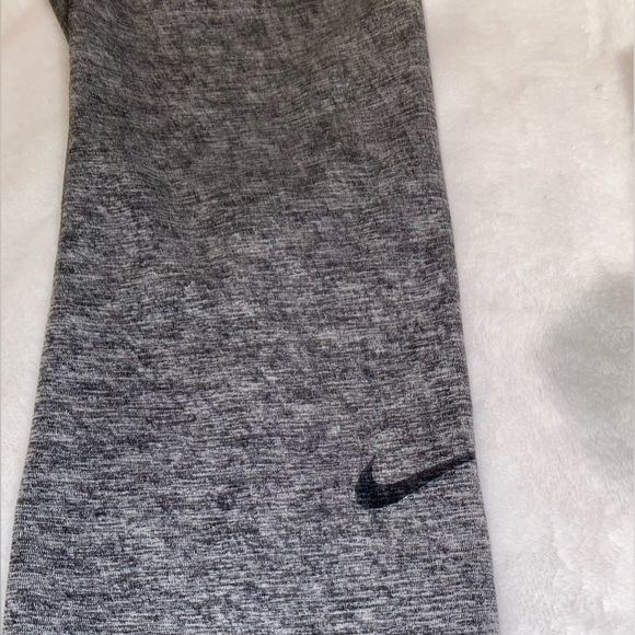 NW Grey Nike Dry FIT Capri leggings - Picture 6 of 6